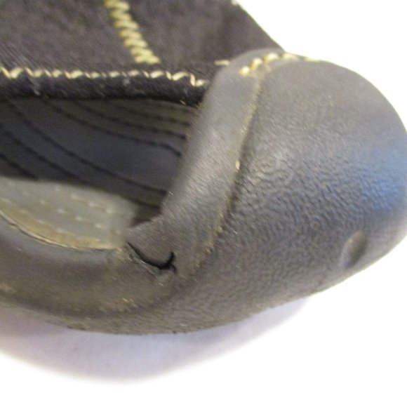 CROCS Men Size 12 Black Gray Outdoors Pool Beach Closed Toe Sandals